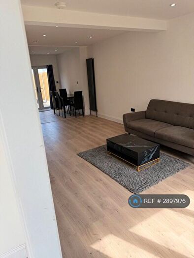4 Bedroom Terraced House To Rent In Knollmead, Surbiton, KT5