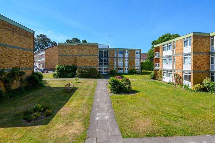2 Bedroom Flat To Rent In Chobham Road, Woking, GU21