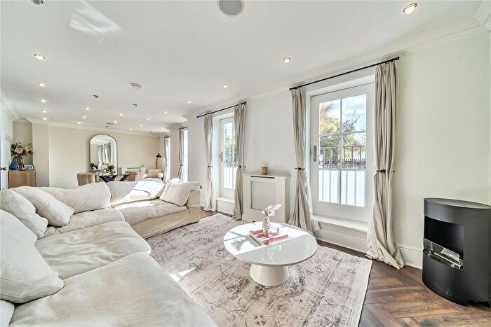 2 Bedroom Flat For Sale In Widmore Road, Bromley, BR1