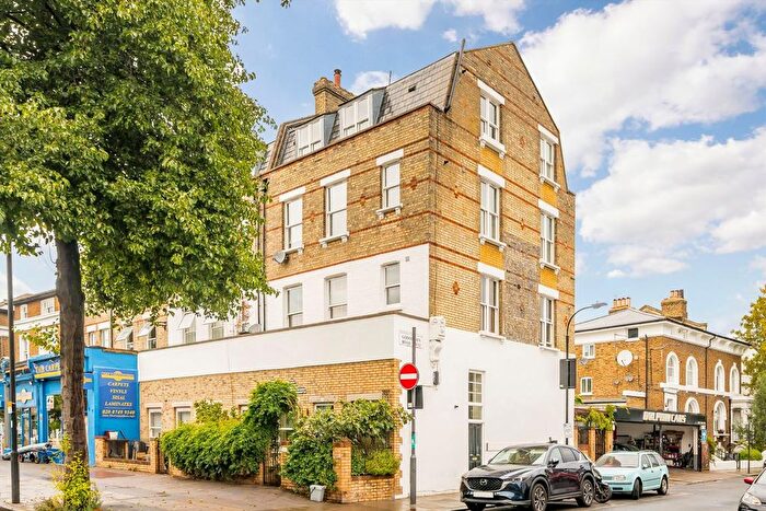 1 Bedroom Flat For Sale In Goldhawk Road, Shepherds Bush, W12