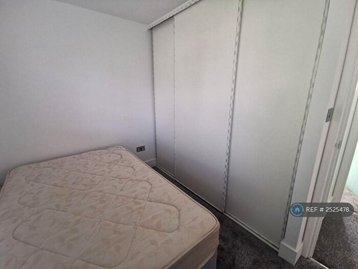 2 Bedroom Flat To Rent In Jameston, Bracknell, RG12