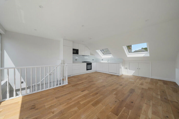 2 Bedroom Flat For Sale In Crouch Hill, N4