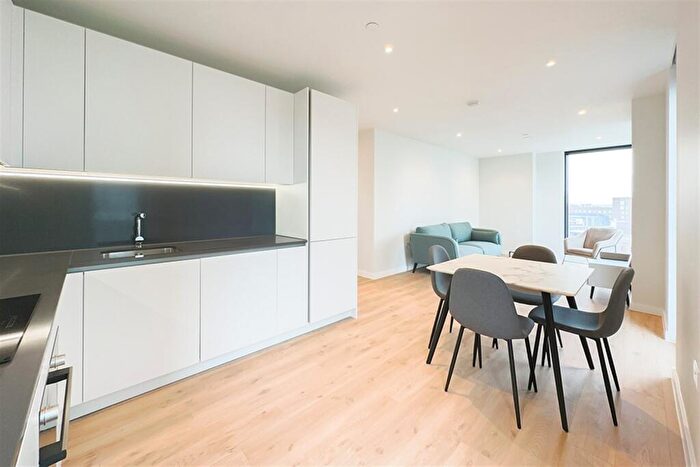 2 Bedroom Apartment To Rent In The Gate, Meadowside, M4