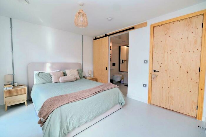 2 Bedroom Duplex To Rent In Aire Lofts, Leeds, LS9