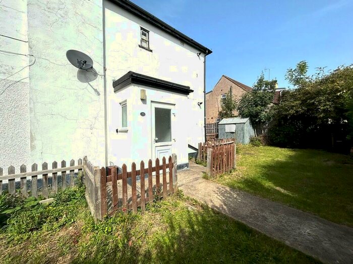 2 Bedroom Maisonette To Rent In Fairfield Drive, Harrow, HA2