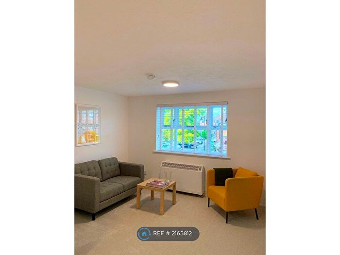 Studio To Rent In Molyneux Drive, London, SW17