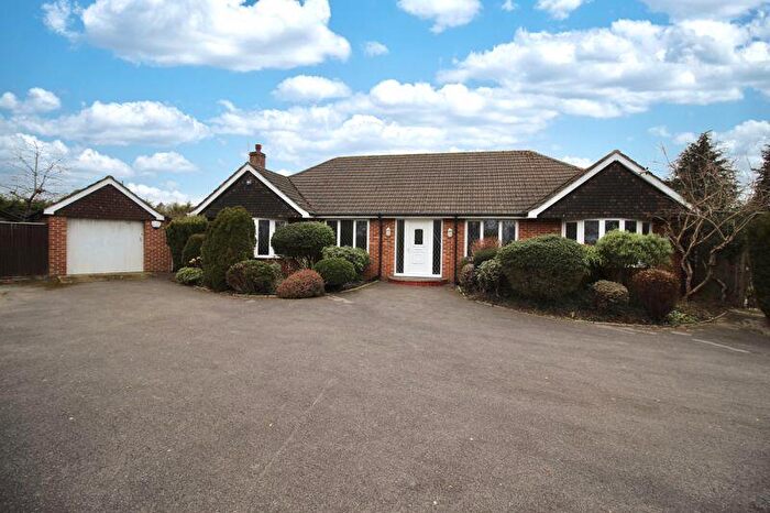 4 Bedroom Bungalow To Rent In Shamblehurst Lane North, Hedge End, SO32