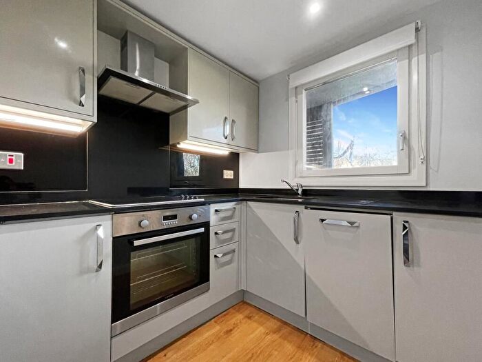 2 Bedroom Maisonette To Rent In Valley Road, Kenley, CR8