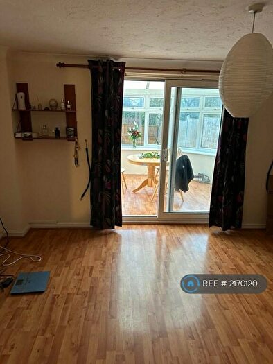 3 Bedroom Semi-Detached House To Rent In Harris Close, Romford, RM3
