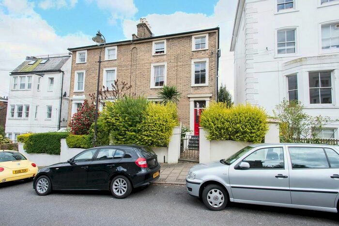 1 Bedroom Flat To Rent In Cintra Park, Upper Norwood, London, SE19