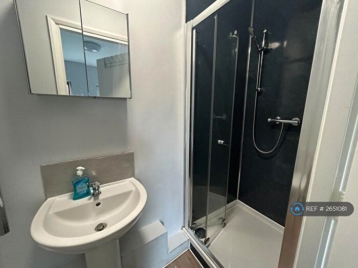 1 Bedroom Flat To Rent In Common Stile Road, Huddersfield, HD4