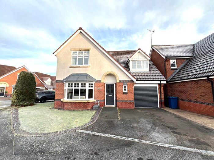 4 Bedroom Detached House For Sale In Ascot Drive, Dosthill, Tamworth, B77