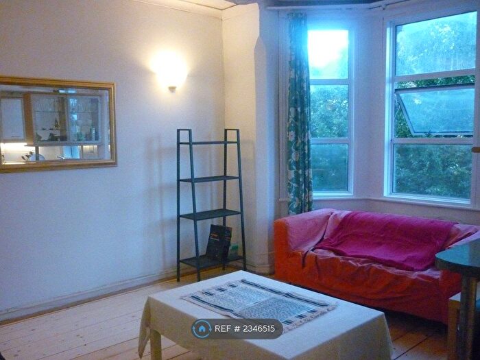 3 Bedroom Flat To Rent In Dongola Road, London, N17