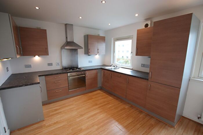 4 Bedroom Town House To Rent In Thorter Row, Dundee, DD1