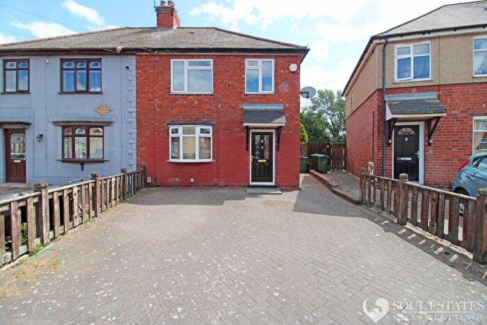 4 Bedroom Semi-Detached House To Rent In Laurel Road, Tipton, DY4