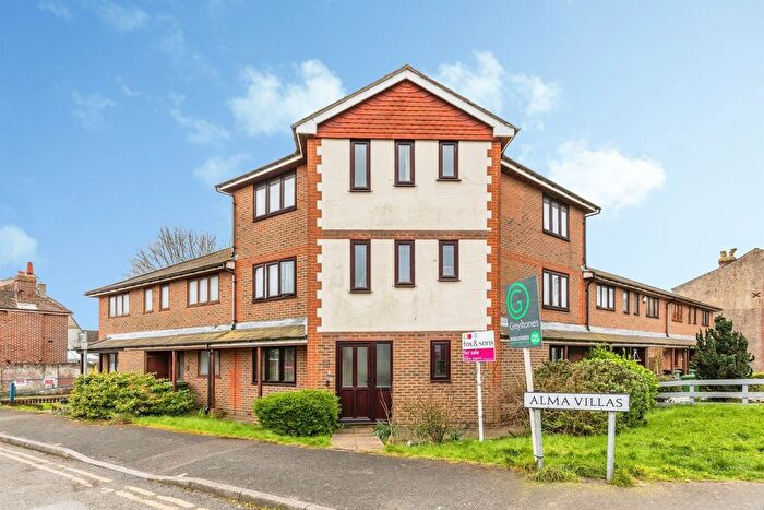 2 Bedroom Flat For Sale In Alma Court, St. Leonards-On-Sea, TN37