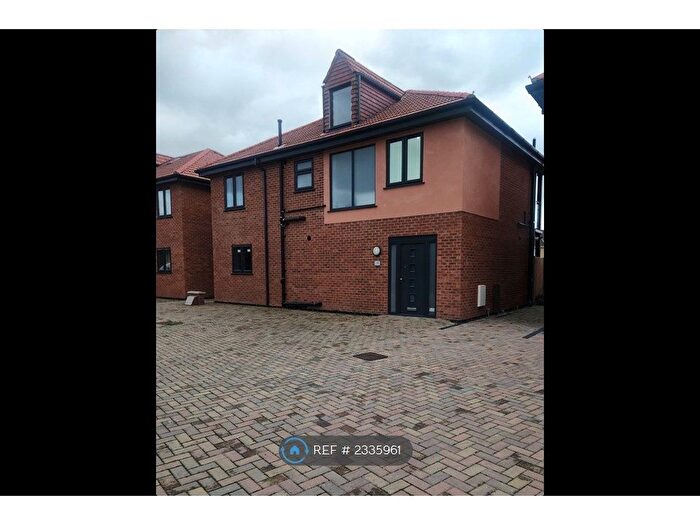 4 Bedroom Detached House To Rent In Station Approach, Canvey Island, SS8