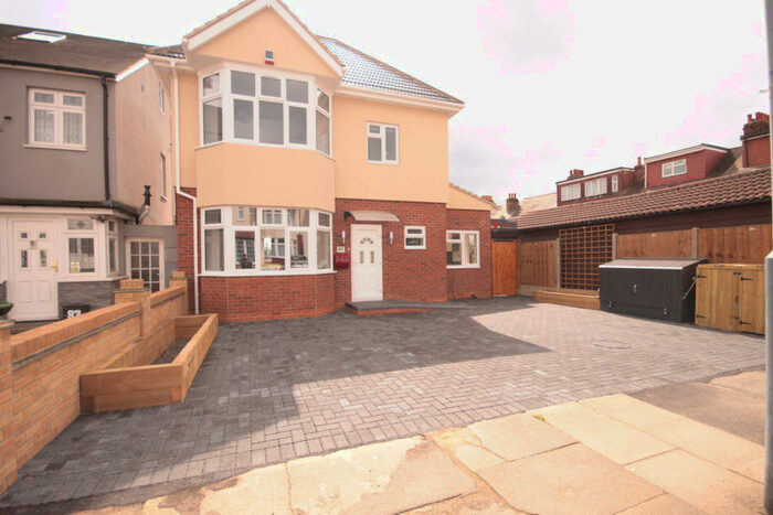 2 Bedroom Semi-Detached House To Rent In Vaughan Gardens, Ilford, IG1