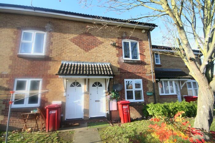 2 Bedroom Maisonette To Rent In Maplin Park, Slough, SL3