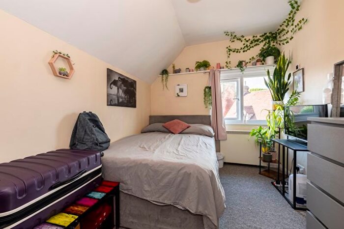 2 Bedroom Flat For Sale In The Broadway, Crowborough, TN6