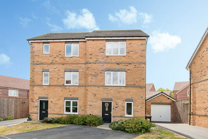 3 Bedroom Semi-Detached House For Sale In Lotus Crescent, Castleford, WF10