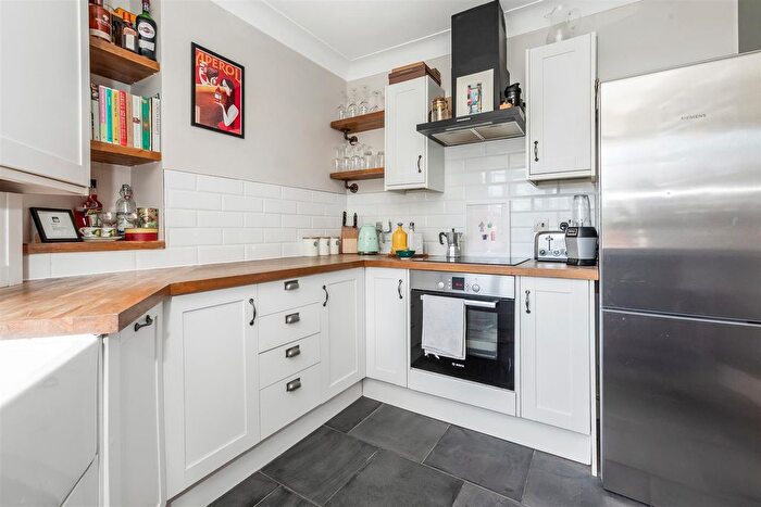 1 Bedroom Flat For Sale In High Street, Purley, CR8