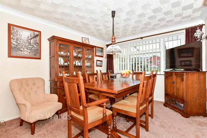 3 Bedroom Detached House For Sale In Pembroke Road, Coxheath, Maidstone, Kent, ME17