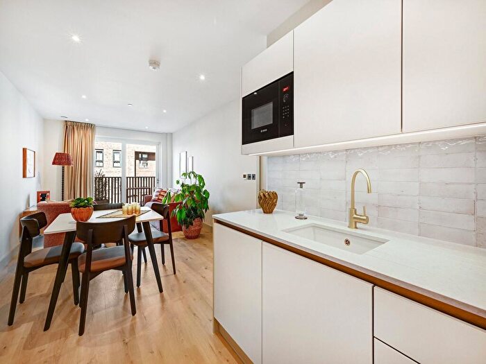 2 Bedroom Apartment To Rent In Draycote, Caversham Rd, NW9