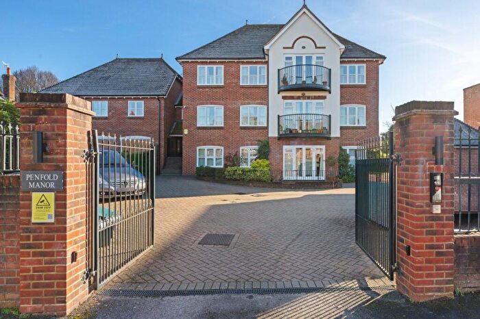 2 Bedroom Flat For Sale In High Street, Haslemere, Surrey, GU27