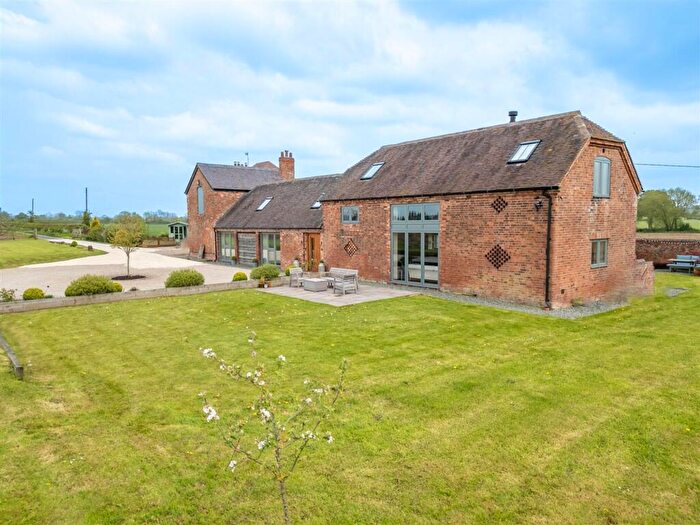 5 Bedroom Barn Conversion For Sale In Bosworth Road, Congerstone, CV13