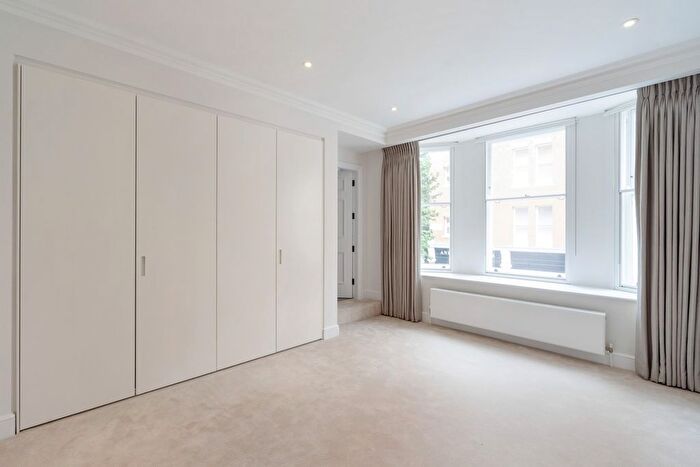 3 Bedroom Flat To Rent In Sloane Street, Knightsbridge, SW1X