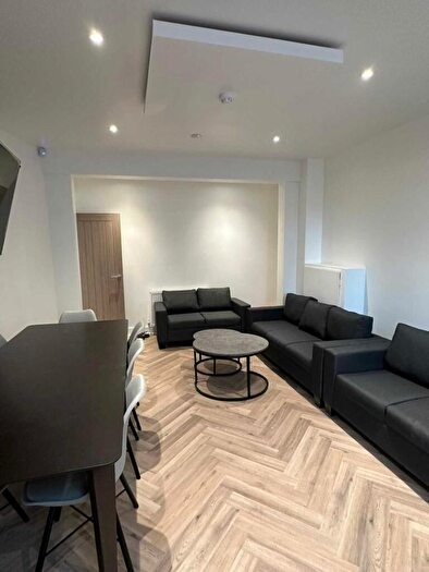 8 Bedroom Terraced House To Rent In Albion Road, Fallowfield, M14