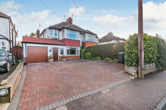 5 Bedroom Semi-Detached House For Sale In Hampermill Lane, Watford, WD19