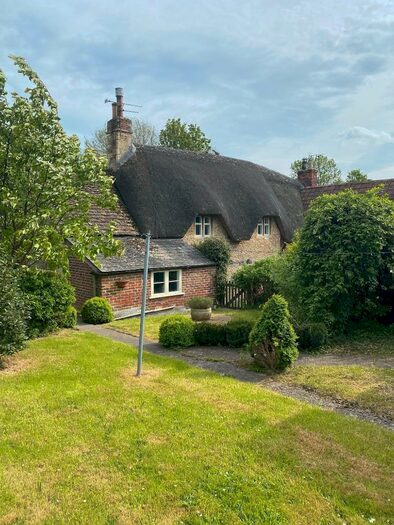 2 Bedroom Cottage To Rent In Lovers Walk, SN15