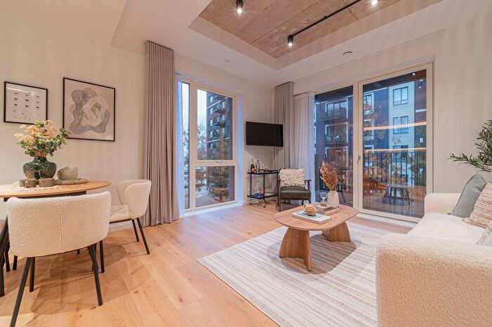 2 Bedroom Property For Sale In Orchard Place, Prinsep House, E14