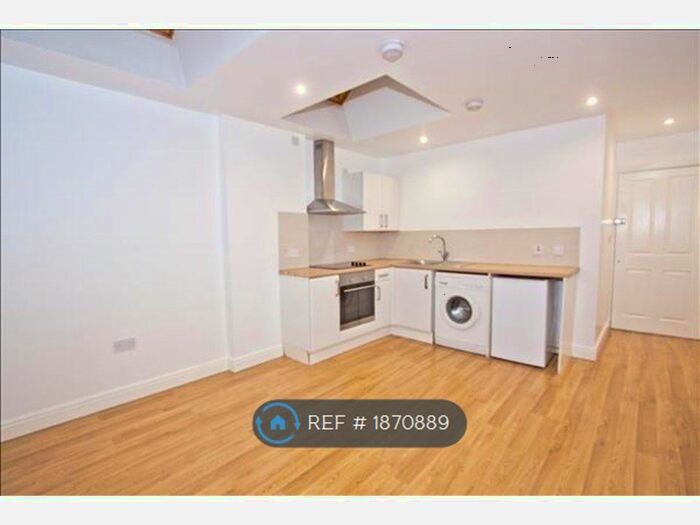 1 Bedroom Flat To Rent In Saffron Lane, Leicester, LE2