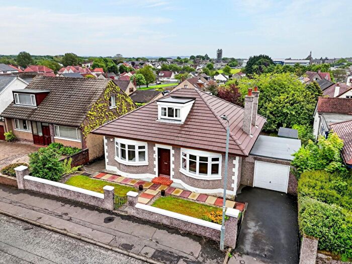 4 Bedroom Detached Bungalow For Sale In Old Woodwynd Road, Kilwinning, KA13