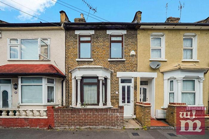 2 Bedroom Terraced House To Rent In Aldworth Road, Stratford, E15