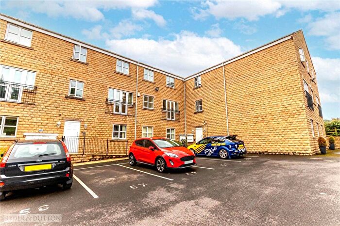 2 Bedroom Apartment To Rent In Croft Court, Rastrick, Brighouse, West Yorkshire, HD6