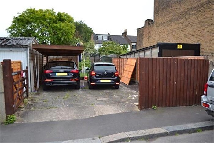 2 Bedroom Maisonette To Rent In Leland House, Algar Road, Isleworth, TW7