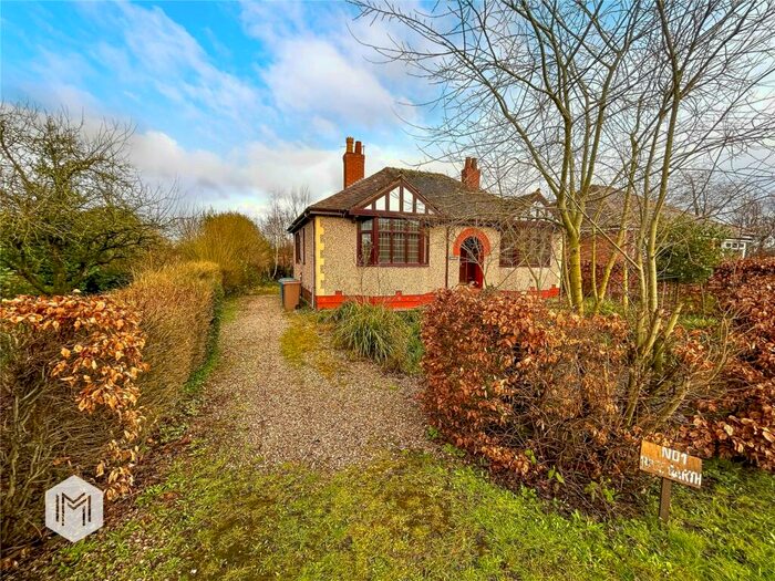 2 Bedroom Bungalow For Sale In Moss Road, Cadishead, Manchester, Greater Manchester, M44