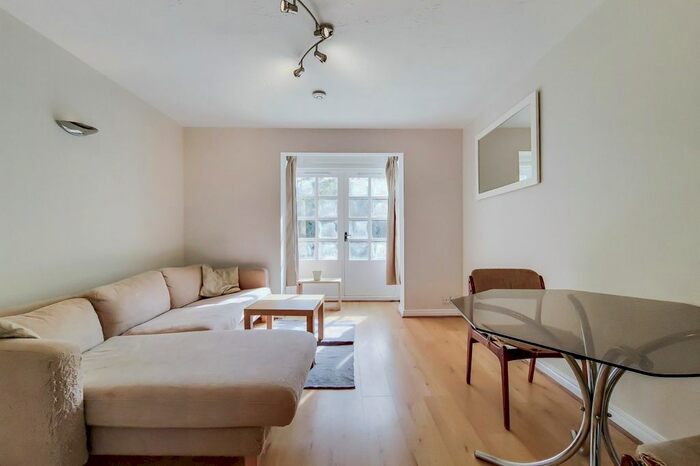 1 Bedroom Flat To Rent In Selhurst Close, Wimbledon, SW19