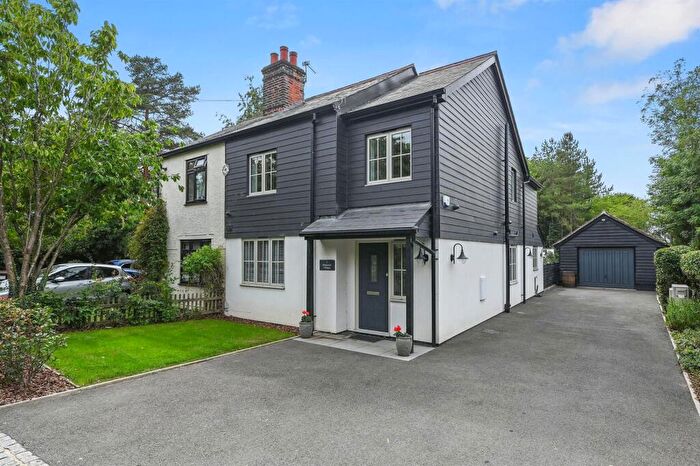 3 Bedroom Semi-Detached House For Sale In Cooksmill Green, Chelmsford, CM1