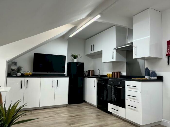 1 Bedroom Flat To Rent In C Brentwood Grove, LS12