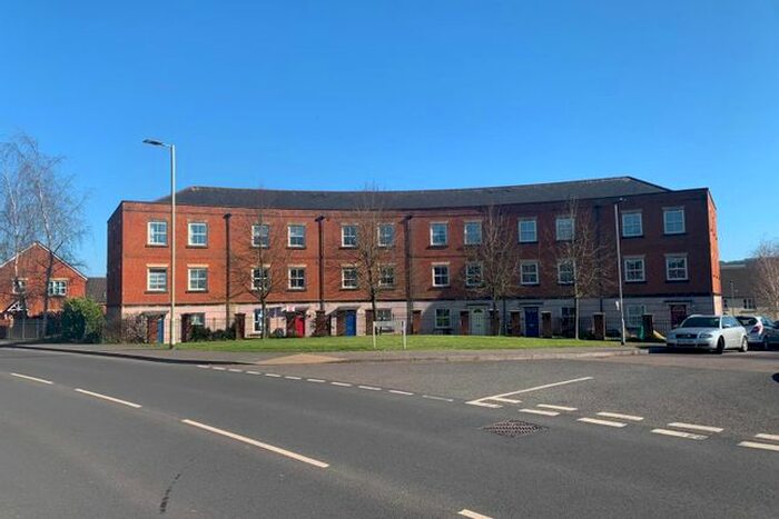 2 Bedroom Flat To Rent In Fairby Close, Tiverton EX16