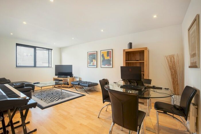 1 Bedroom Flat To Rent In Caraway Apartments, Cayenne Court, London, SE1