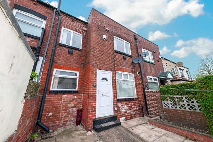 2 Bedroom Terraced House For Sale In Westbury Place South, Leeds, LS10