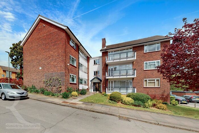 2 Bedroom Flat For Sale In Holders Hill Road, London, NW4