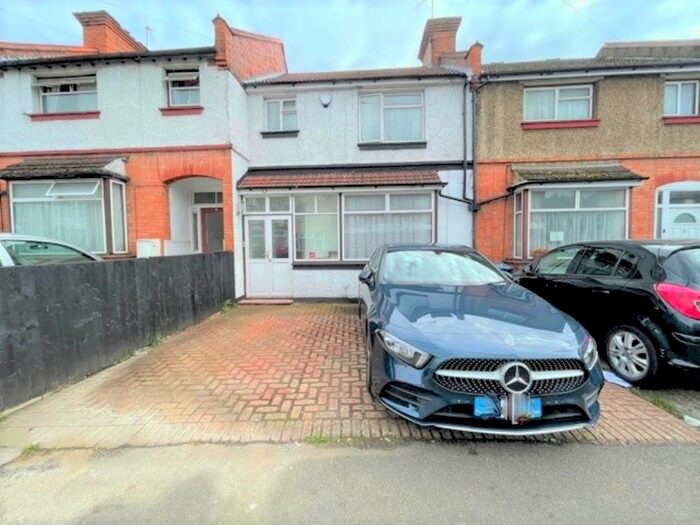 4 Bedroom Terraced House To Rent In Locket Road, Wealdstone, Harrow HA3
