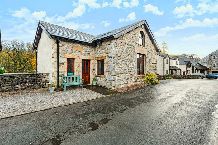 3 Bedroom Barn Conversion To Rent In River View, Ingleton, LA6